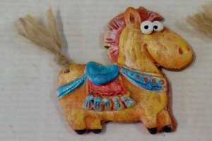 Декорирование игрушек из глины в Саратове?